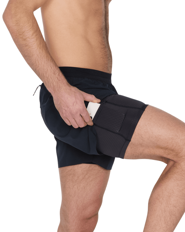 Technical Feature of Race Pace 2N1 Run Short 5" in Black