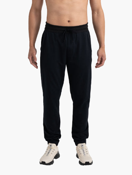 Standard fit pants silhouette