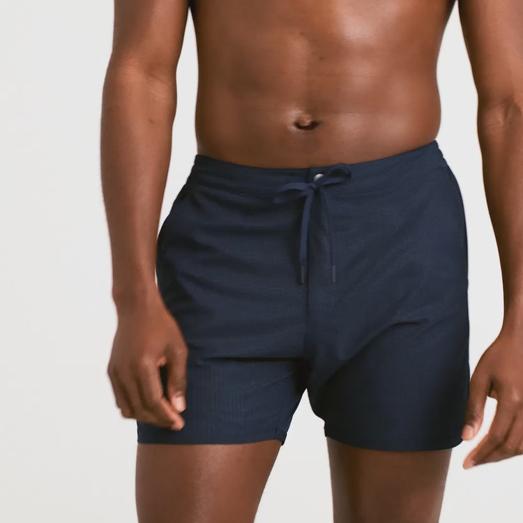 Video of model wearing Harbormaster 2N1 Trunk