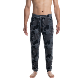 Front - Model wearing Snooze Sleep Pant in Supersize Camo- Dark Charcoal
